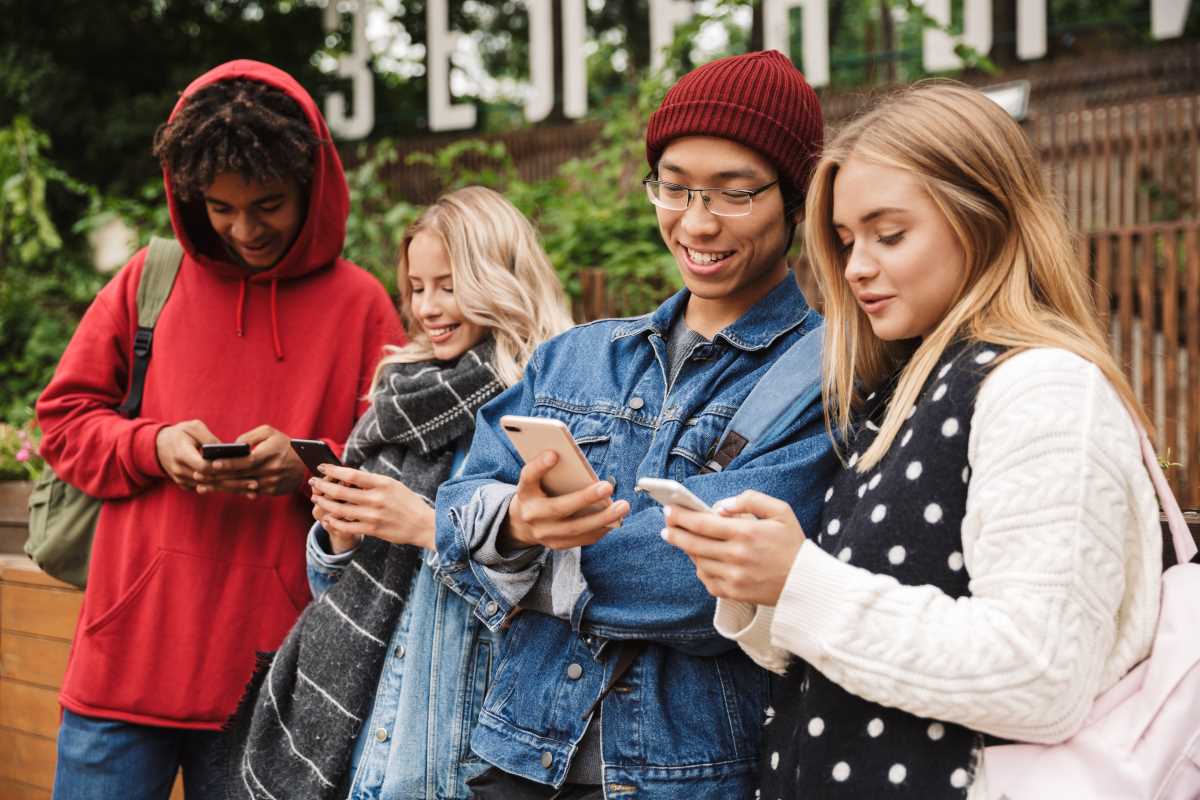 How to Spot Red Flags in Your Friend Group (and What to Do)