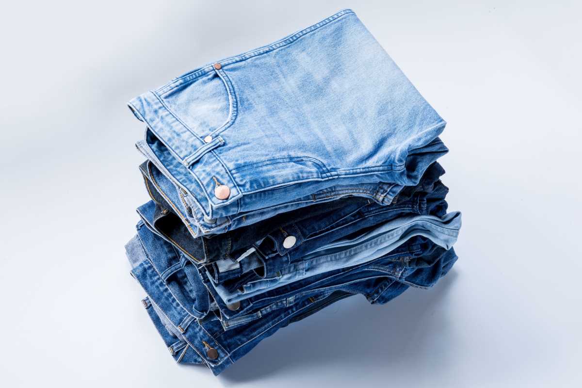 How to Make Low-Rise Jeans Feel Modern and Not 2003