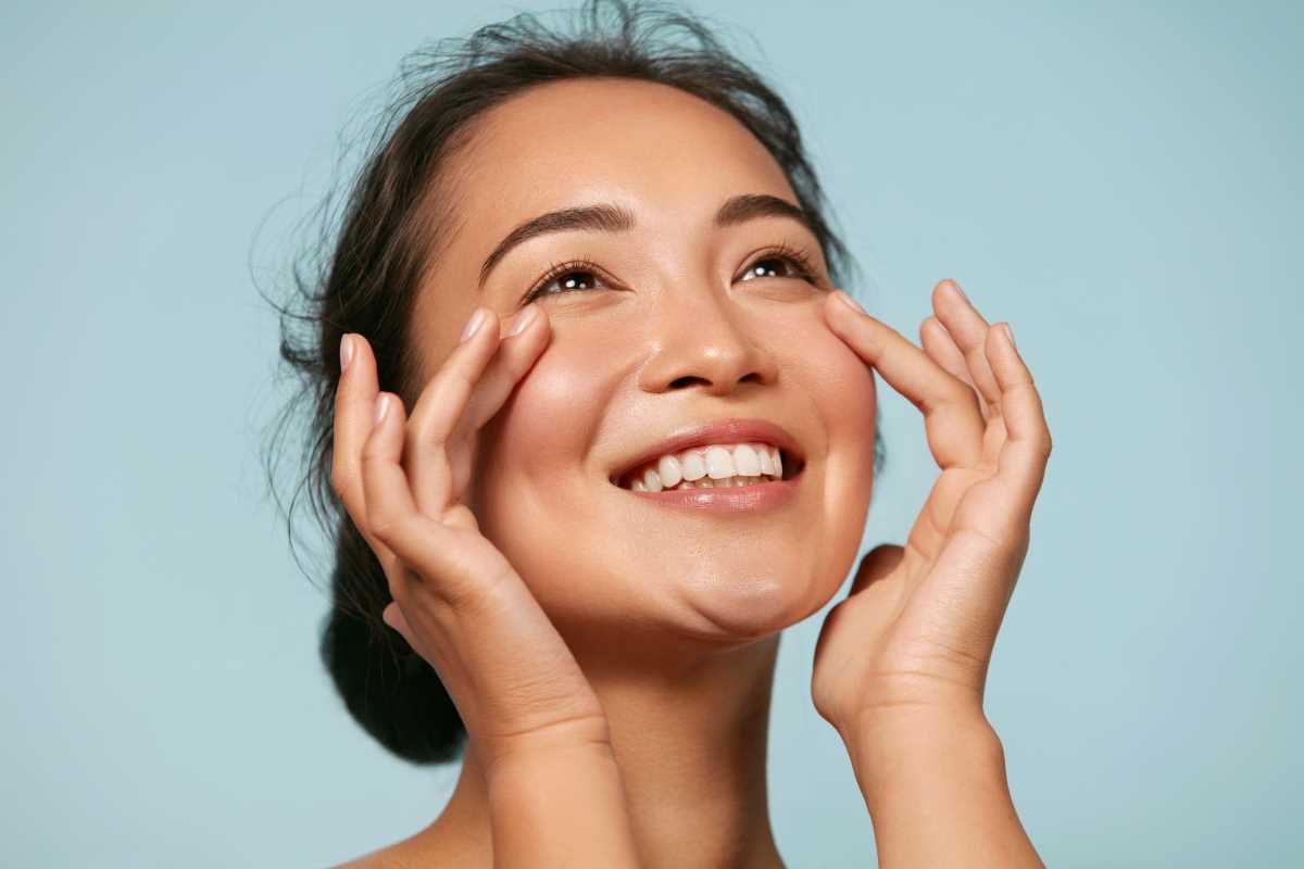 The Rise of “Coastal Grandma” Makeup and How to Nail It 